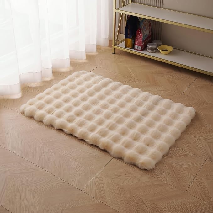 SHENGOCASE Pet Cushion Pad, Faux Fur Dog and Cat kneading Pillow, Cozy Bed Insert for Crate Pad Padding for Cage Kennel (23.6" x 35.4") - Image 2
