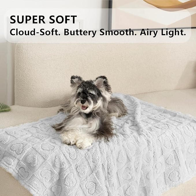gogobunny Large Pet Blanket for Dogs Cats, Ultra Soft 300GSM Coral Fleece Washable Furniture Protector for Couch Bed Car Seat, Calming Crate Mat Blanket for Large Breeds, Light Grey, 40x50IN - Image 3