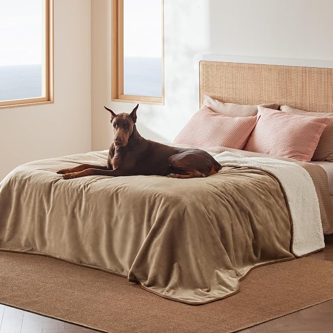 Bedsure Waterproof Blanket for Bed Soft Sherpa Fleece Throw,King 108"x86" | Plush Cozy Calming Reversible Dog Blankets for Large Senior Dogs,Warm Bed Couch Cover,Pet Furniture Protector,Camel by Unknown